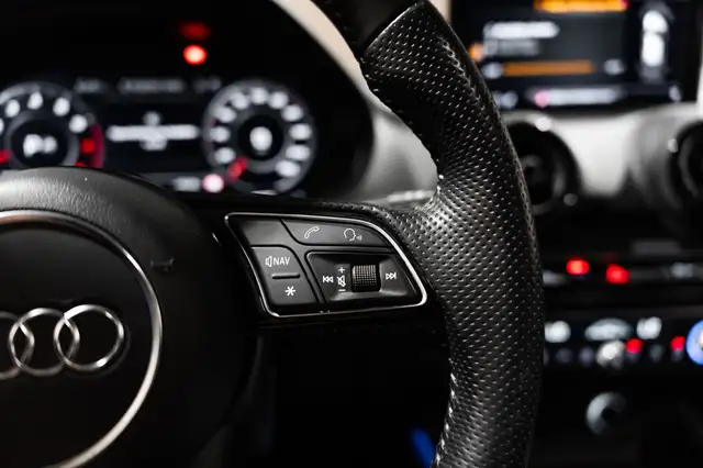 Audi Q2 view 14