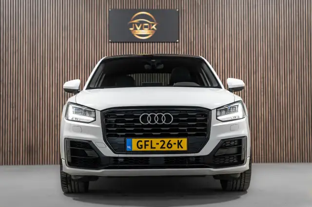 Audi Q2 view 4