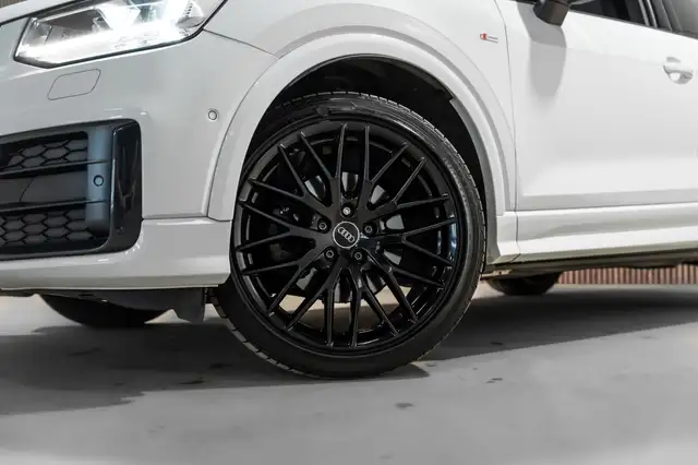 Audi Q2 view 3