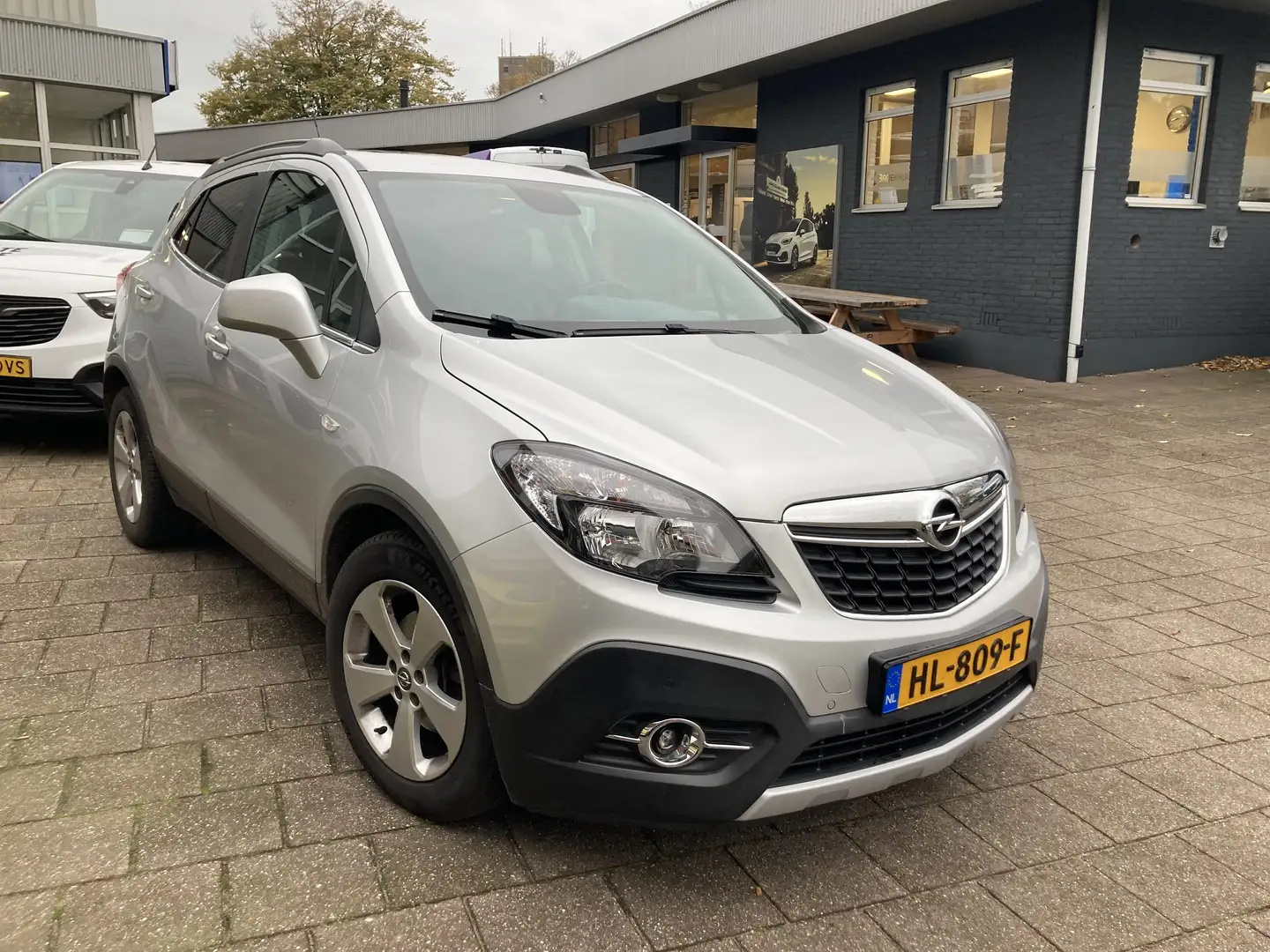 Opel Mokka 1.4 T Cosmo | Cruise control | Lederen stuurwiel | Grijs - 2
