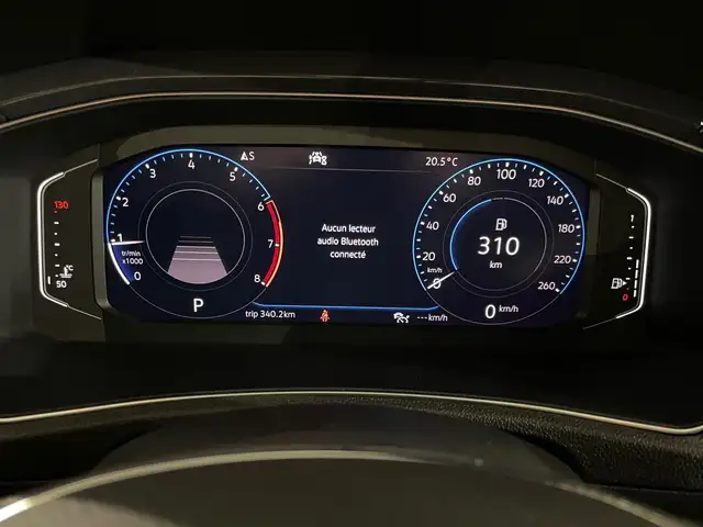 Volkswagen T-Roc view 2
