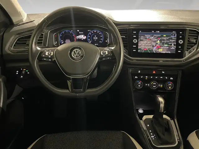 Volkswagen T-Roc view 6