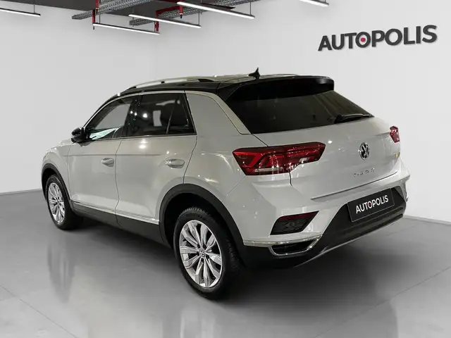 Volkswagen T-Roc view 15