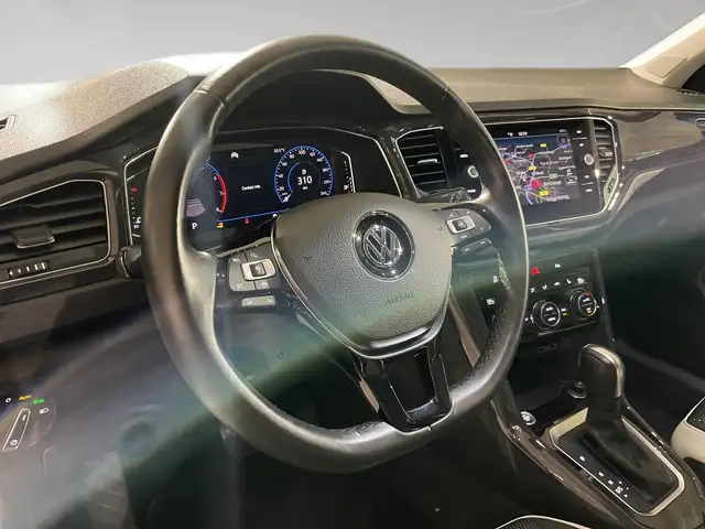 Volkswagen T-Roc view 8
