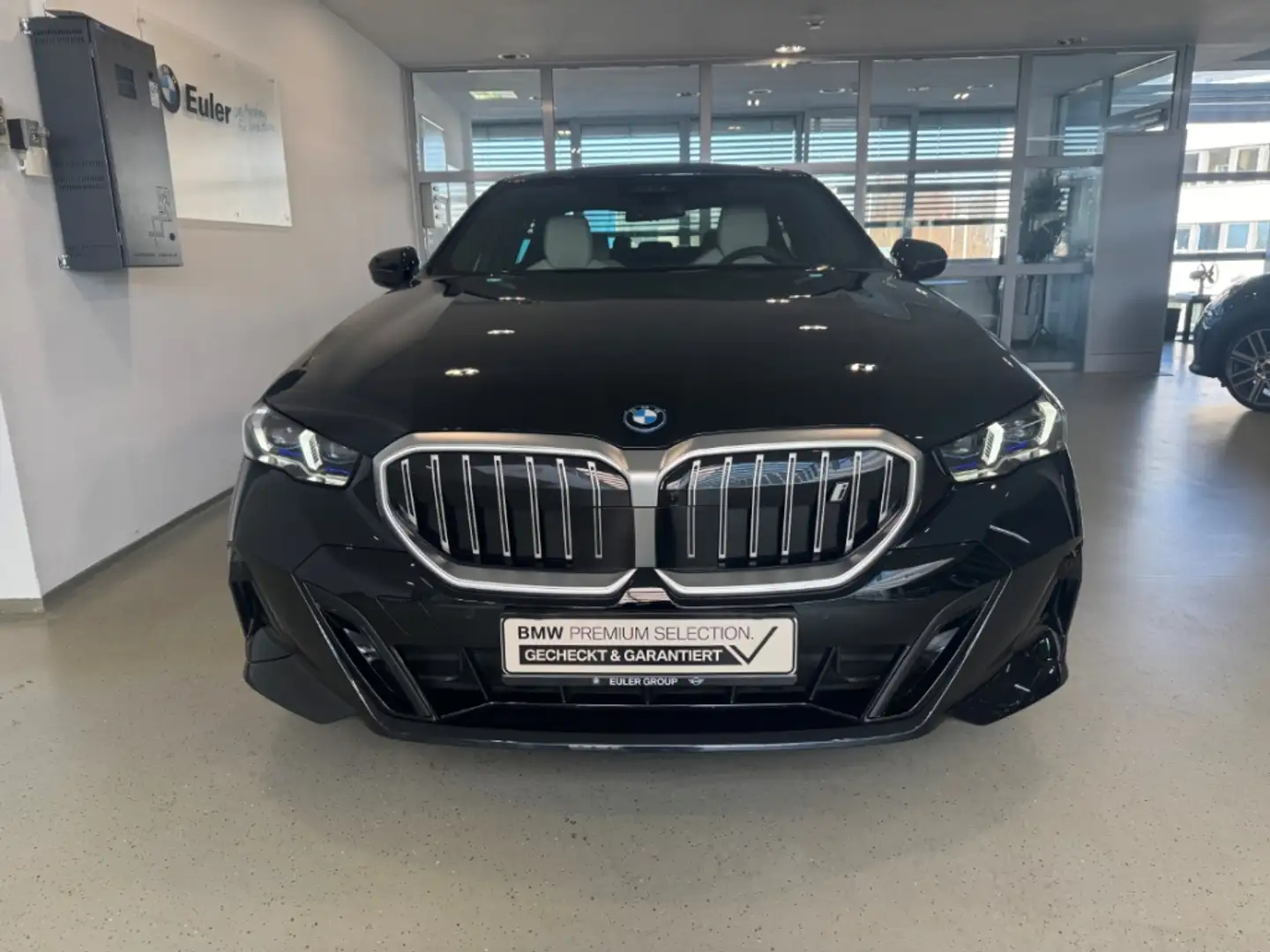 BMW i5 eDrive40 M Sport 19'' B&W DAP ad.FW Prof. Travel+C Schwarz - 2