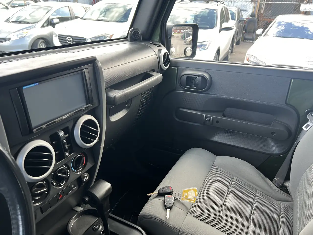 Jeep Wrangler снимка Jeep Wrangler