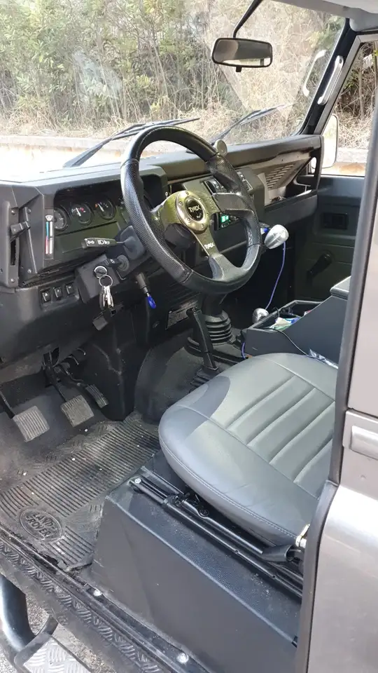 Land Rover Defender 90 2.5 td5 E SW, foto 3