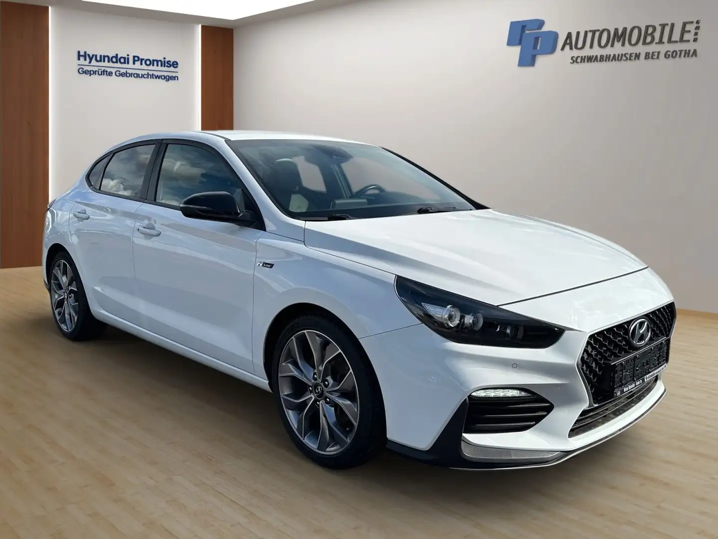 Hyundai i30 Fastback N-LINE 1.4 T-GDI 140PS DAB DCT Weiß - 2