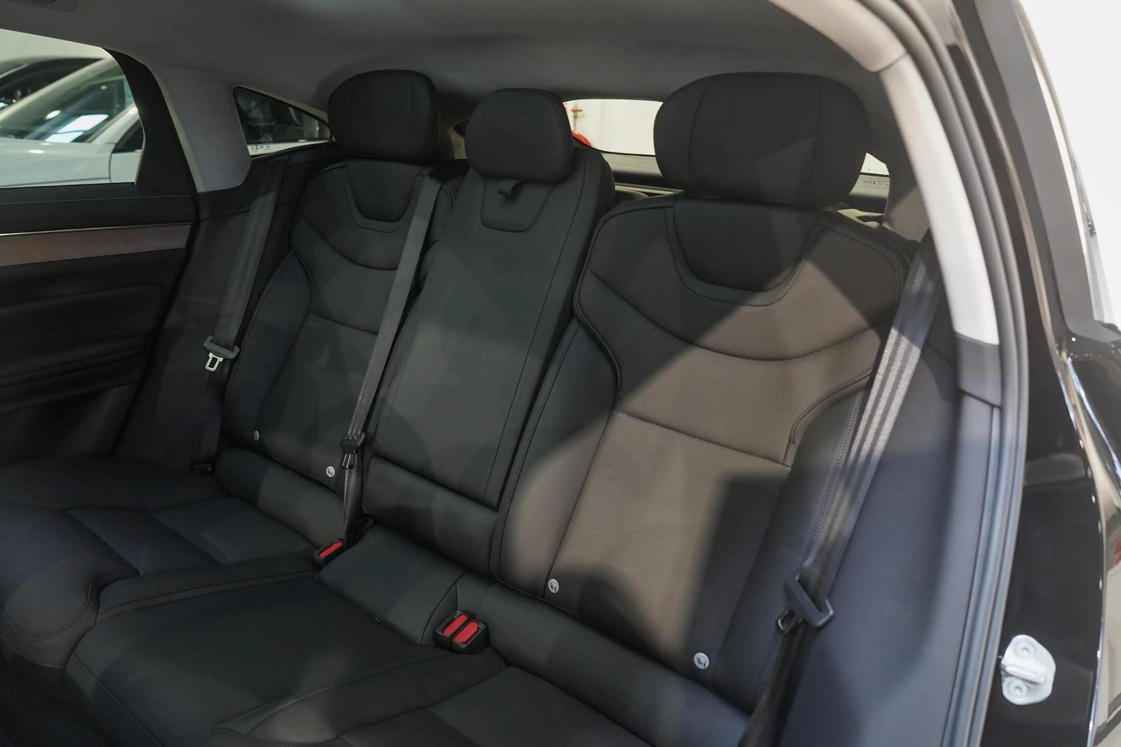 Volvo ES90 Single Motor Extended Range Ultra 92 kWh | Bowers — photo 14