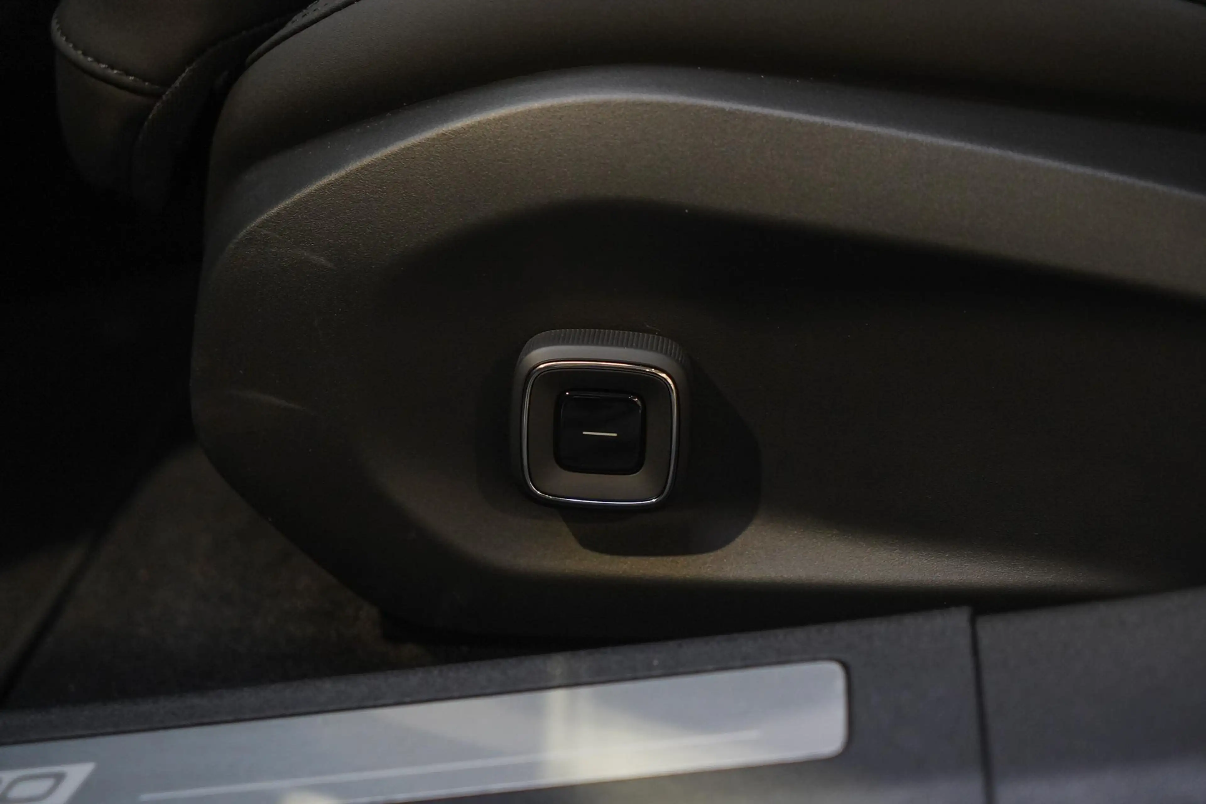 Volvo ES90 Single Motor Extended Range Ultra 92 kWh | Bowers — photo 15