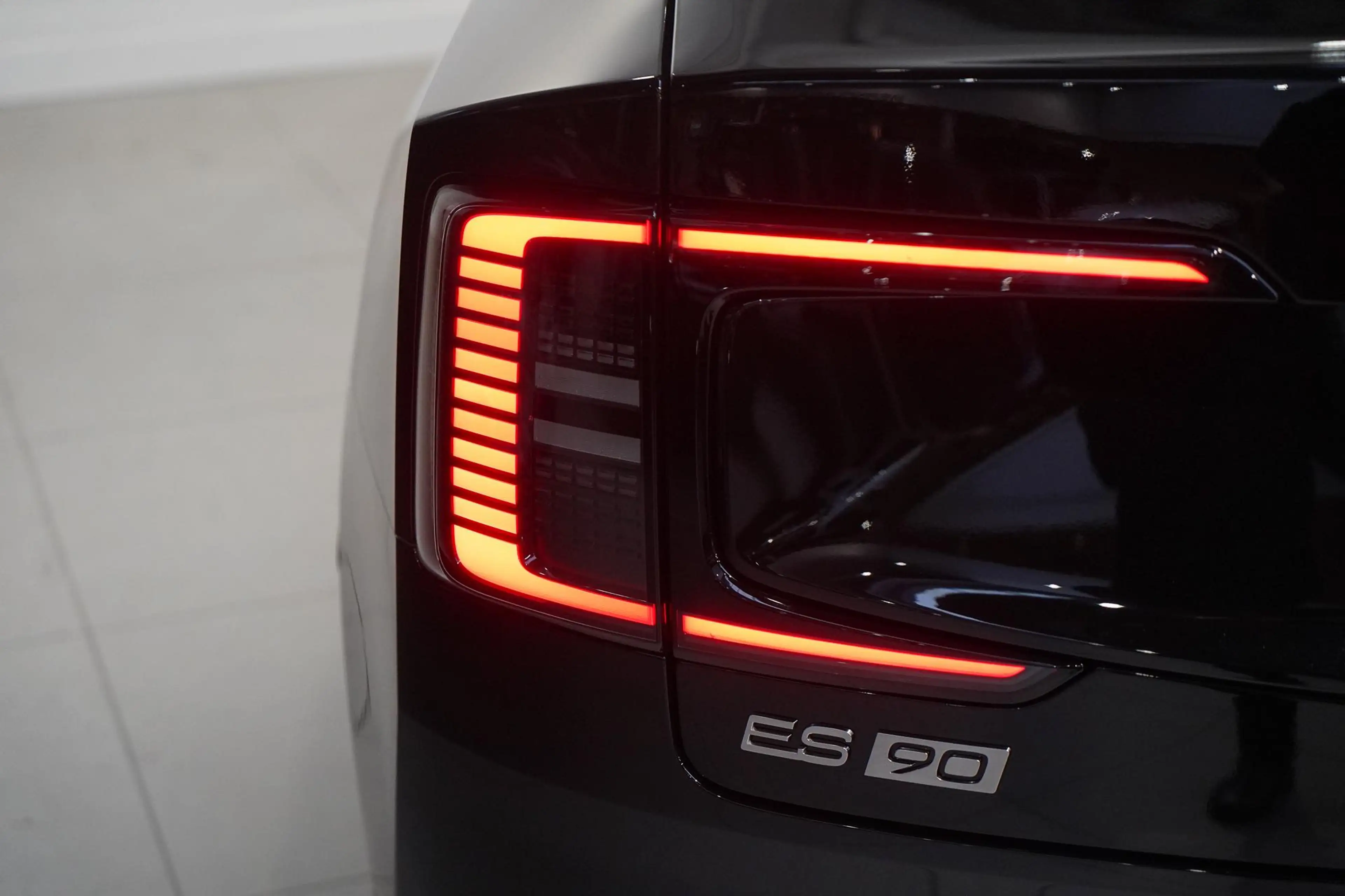 Volvo ES90 Single Motor Extended Range Ultra 92 kWh | Bowers — photo 8