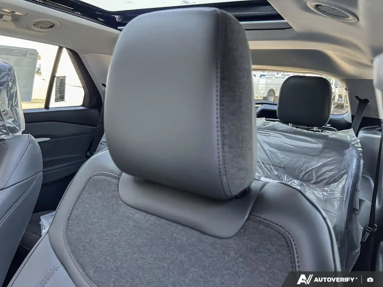 Ford Explorer photo Ford Explorer