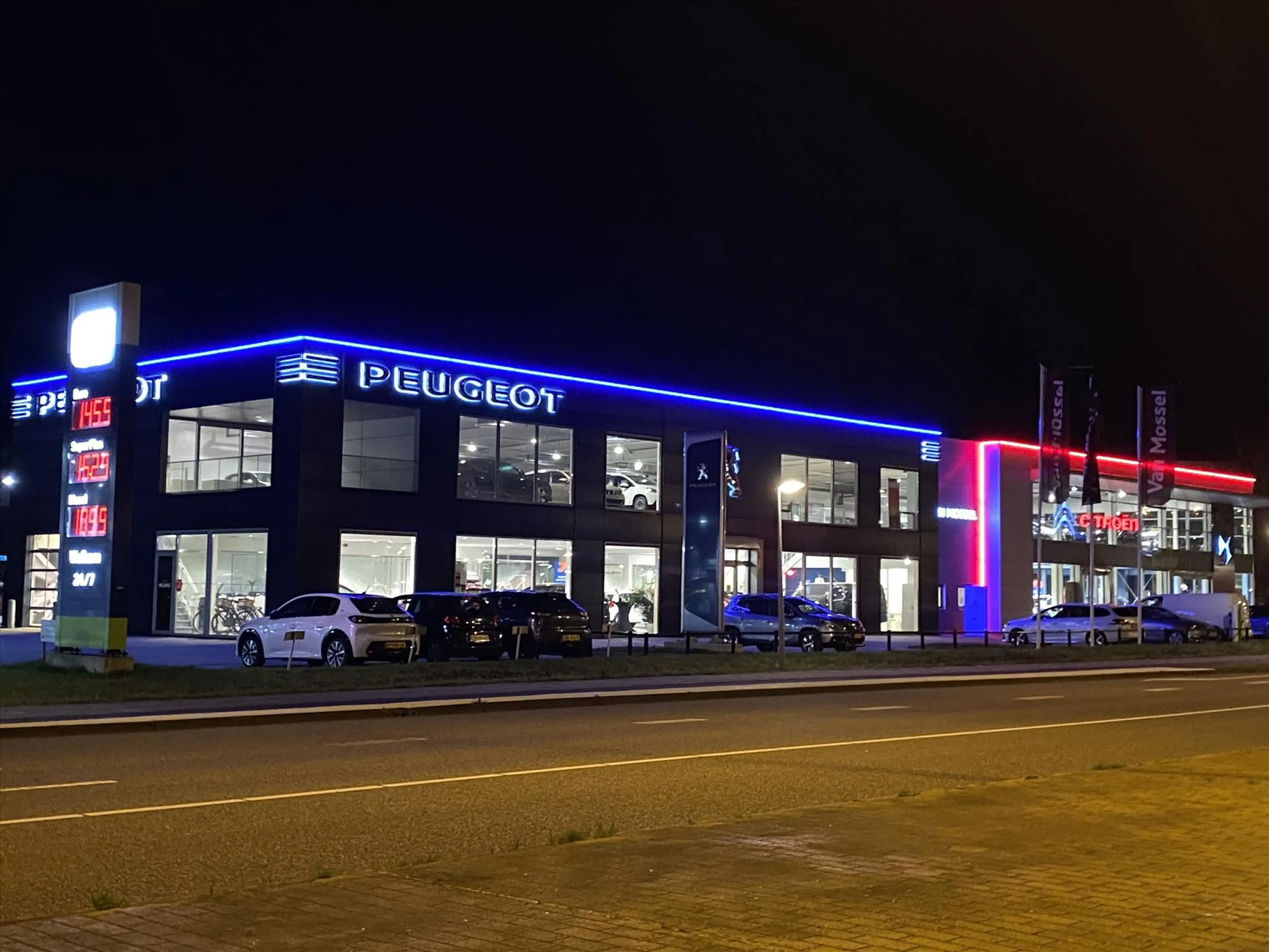 Peugeot 208 1.2 Hybrid 110 e-DCS6 Allure — photo 4