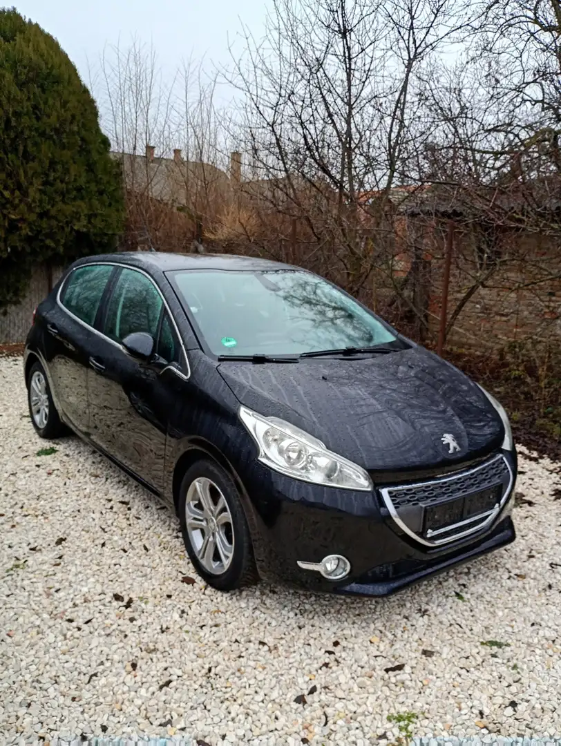 Peugeot 208 120 VTI 1,6 Benzin, Allure - 1
