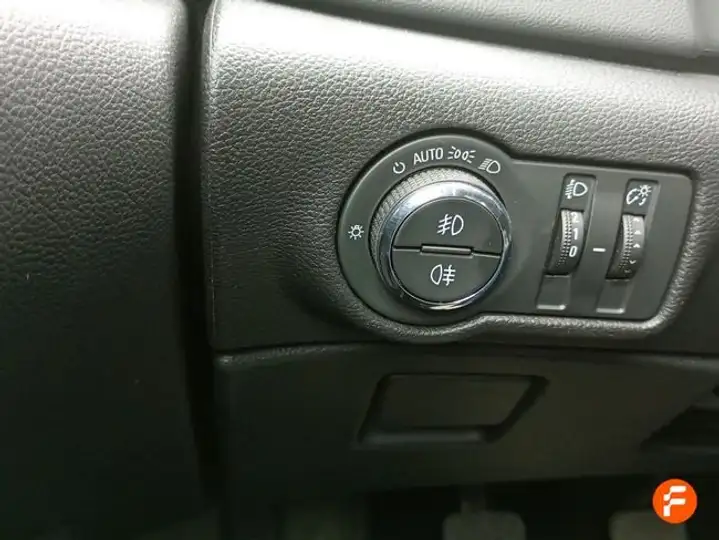 Opel Astra 2017, foto 20