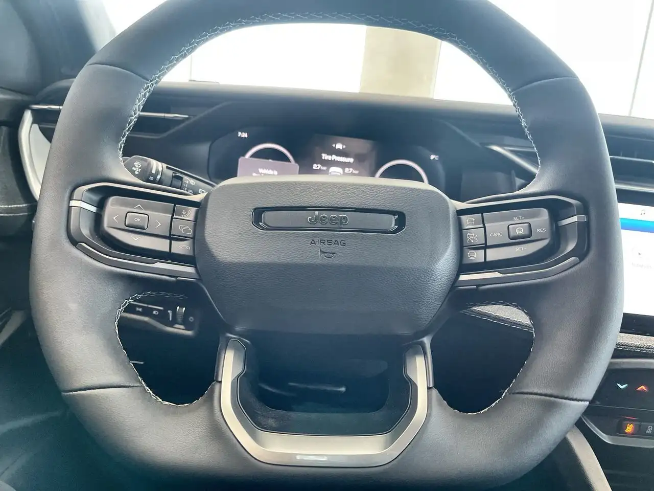 Jeep Cherokee снимка Jeep Cherokee