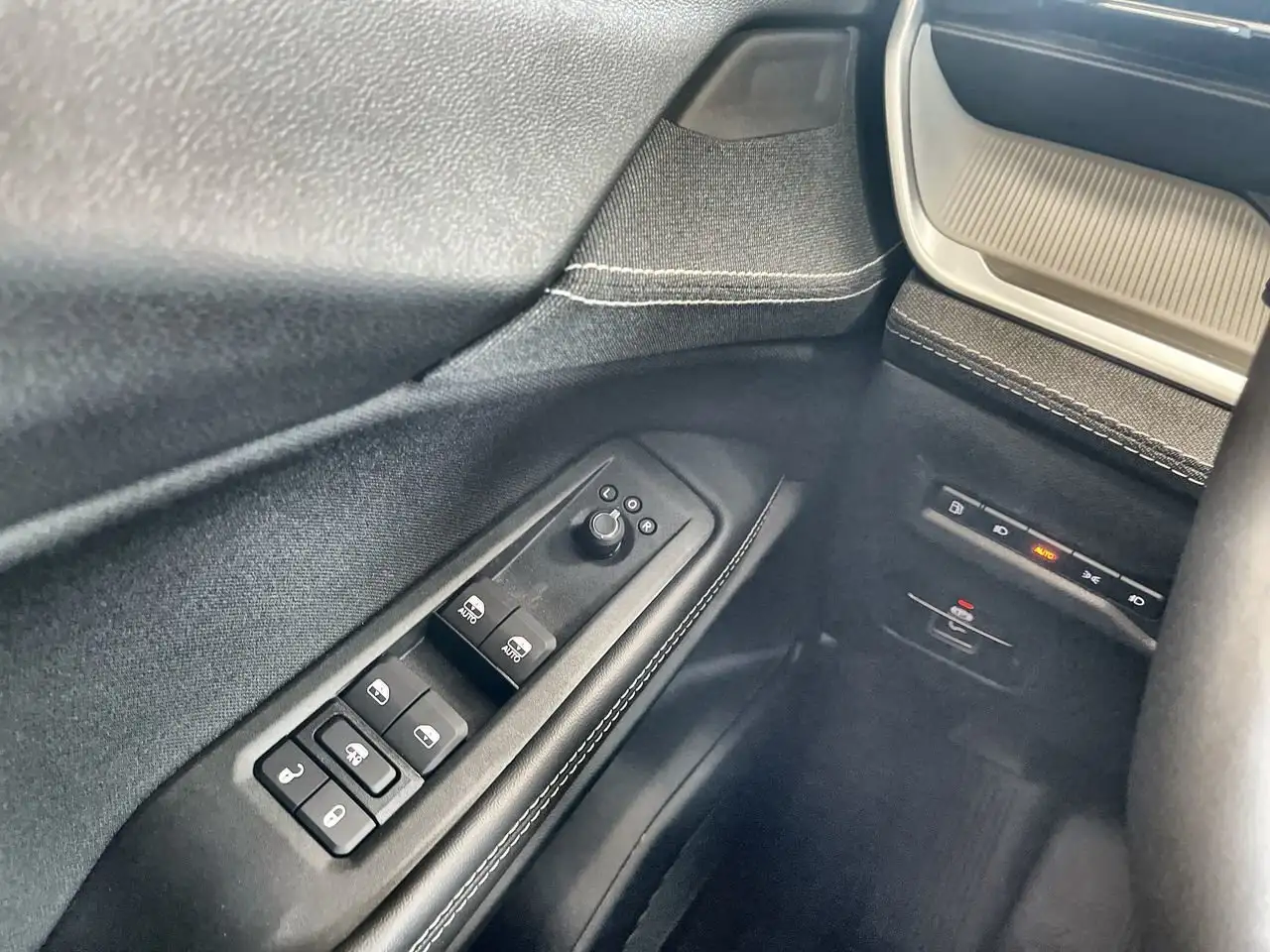 Jeep Cherokee снимка Jeep Cherokee