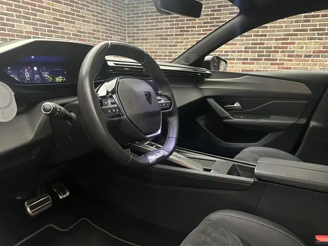 Peugeot 308 view 3