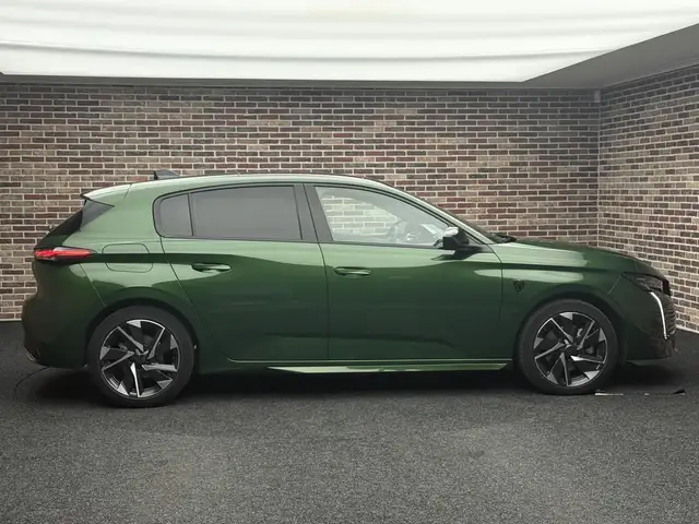 Peugeot 308 view 4
