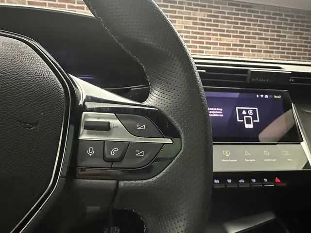 Peugeot 308 view 13