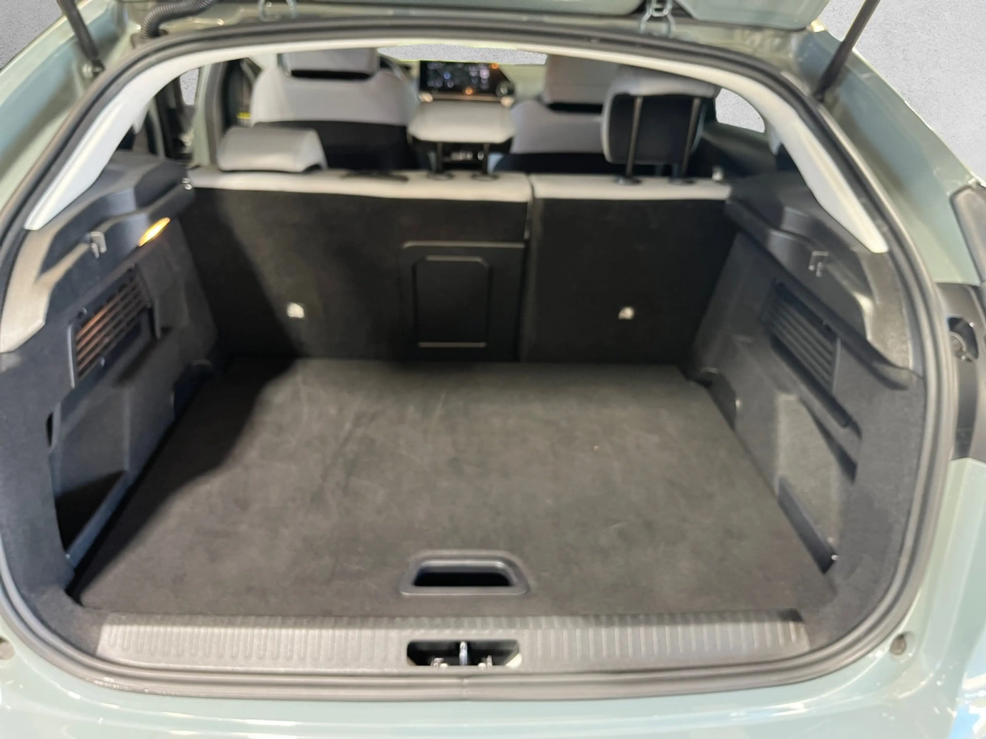 Citroen C4 1.2 PureTech 130 Max ACC LED Navi SHZ 2xKlima — photo 14
