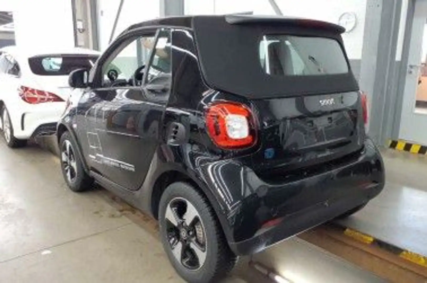 smart forTwo EQ Cabrio 22KW*DAB*NAVI*ALU*CARPLAY*MEGA Negro - 2