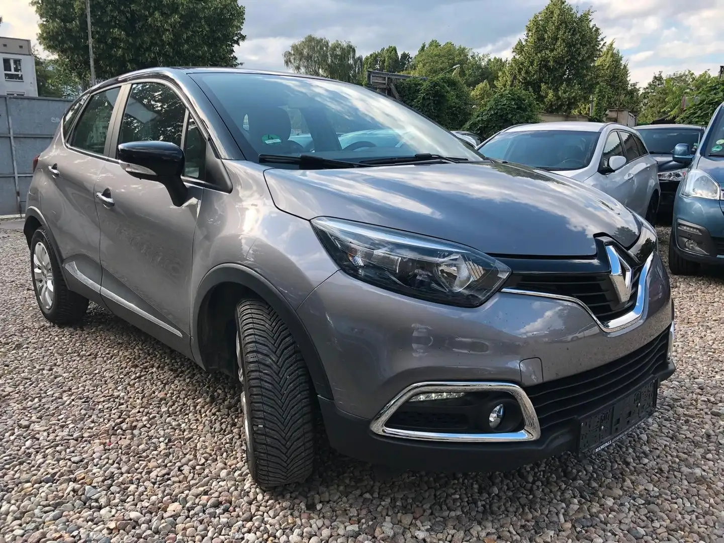 Renault Captur Dynamique-AUTOMATIK-1HD-KLIMA Grau - 2