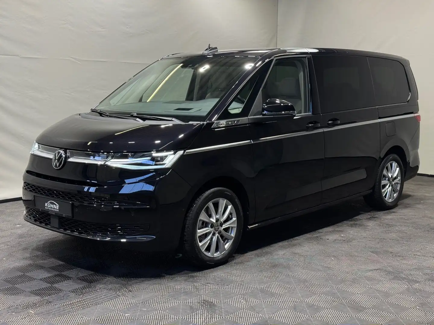 Volkswagen T7 Multivan Style 2.0 TDI DSG Lang | MATRIX NAVI Schwarz - 2