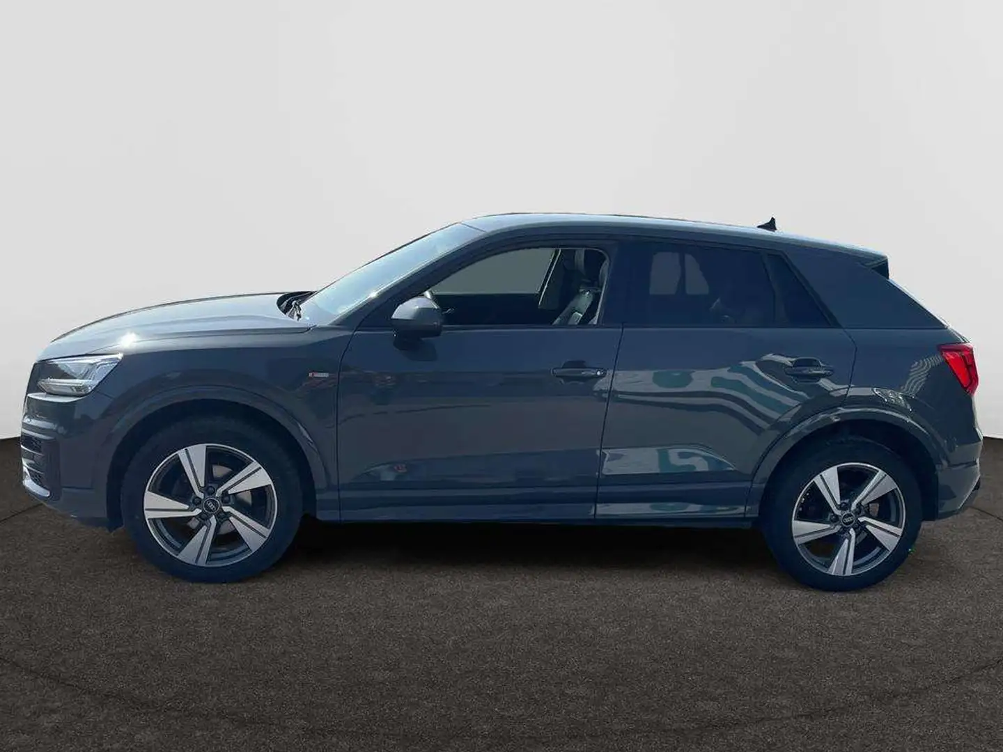 Audi Q2 30 TFSI 116ch Gris - 2