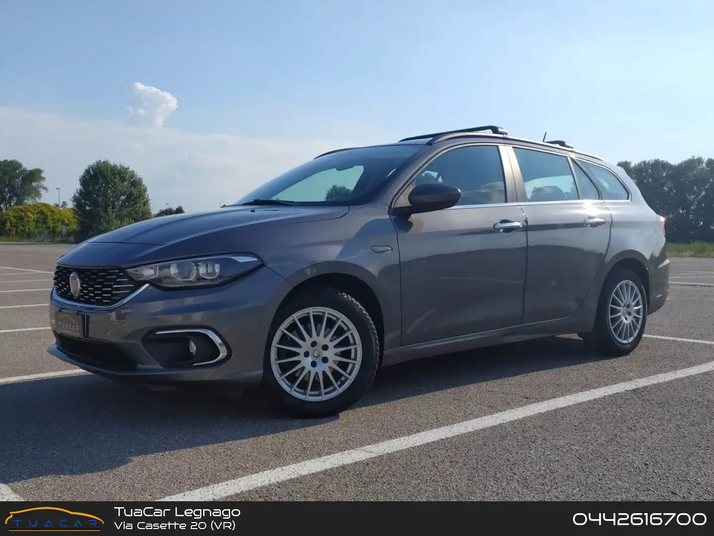 Fiat Tipo Business 1.6 Multijet Gris - 1