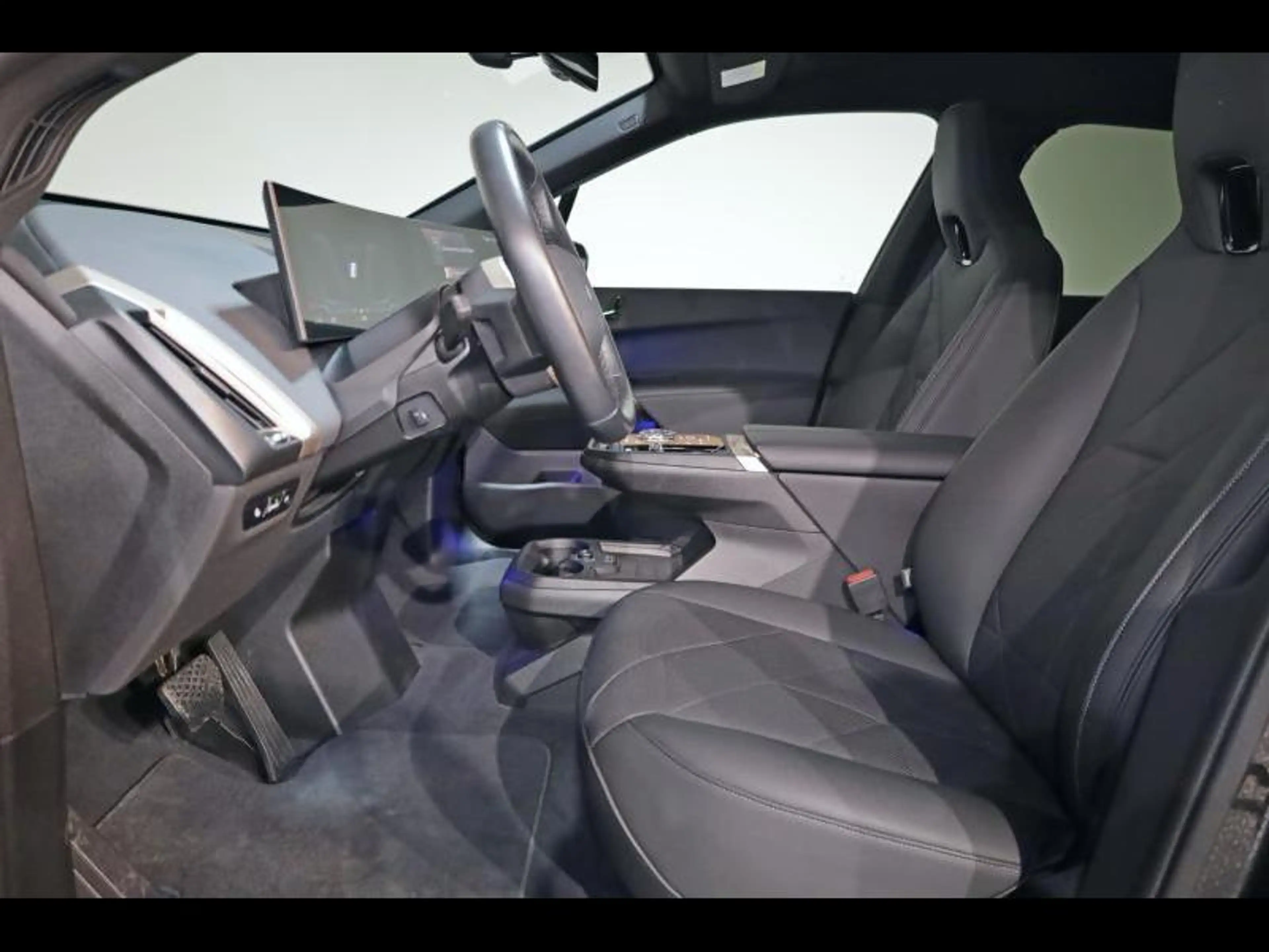 BMW iX xDrive50 Kit Sport — photo 9