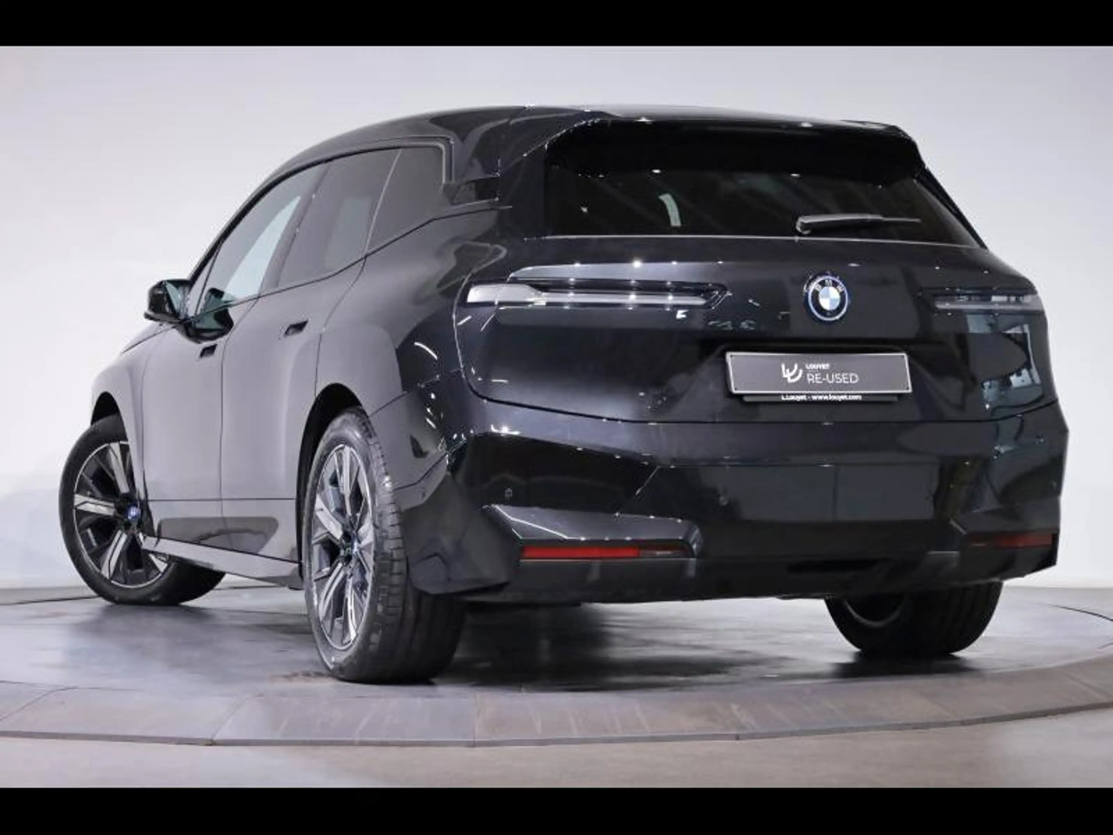 BMW iX xDrive50 Kit Sport — photo 5