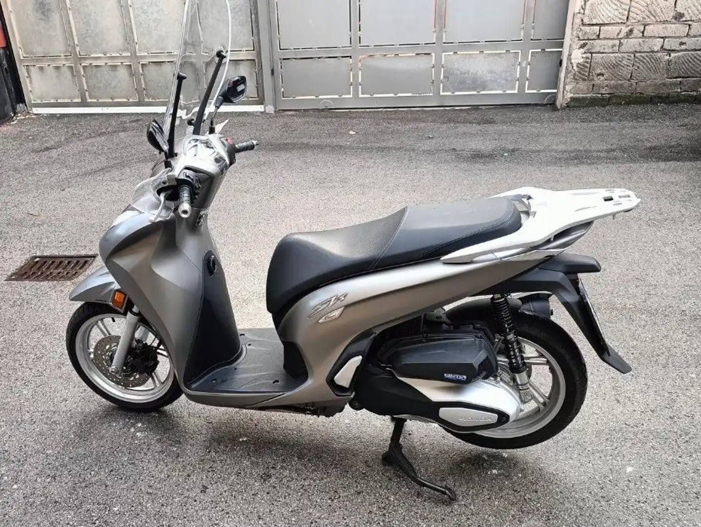 Honda SH 350i Grigio - 1