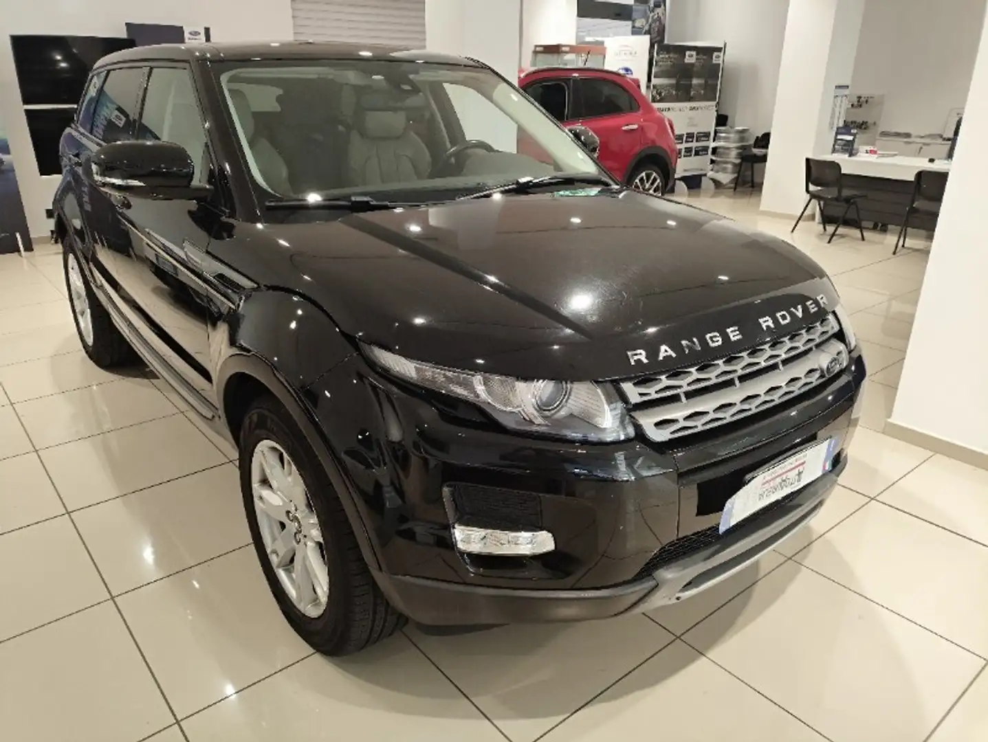 Land Rover Range Rover Evoque 2.2 TD4 5p. Pure Tech Pack Noir - 1