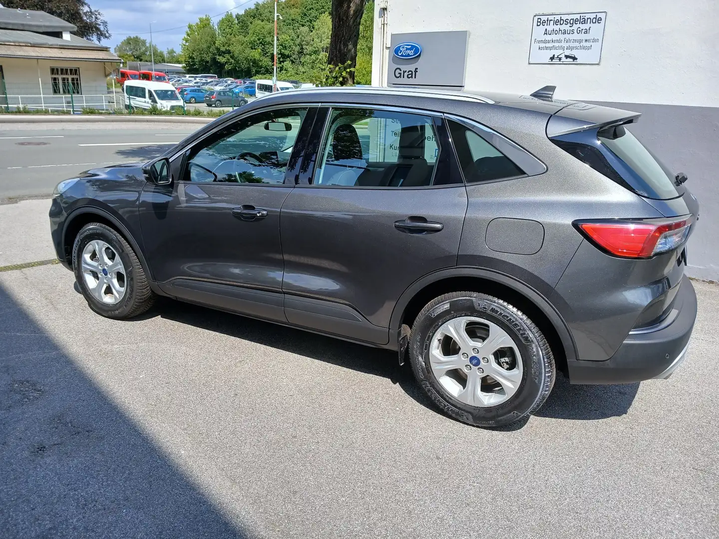 Ford Kuga Cool&Connect Grau - 2