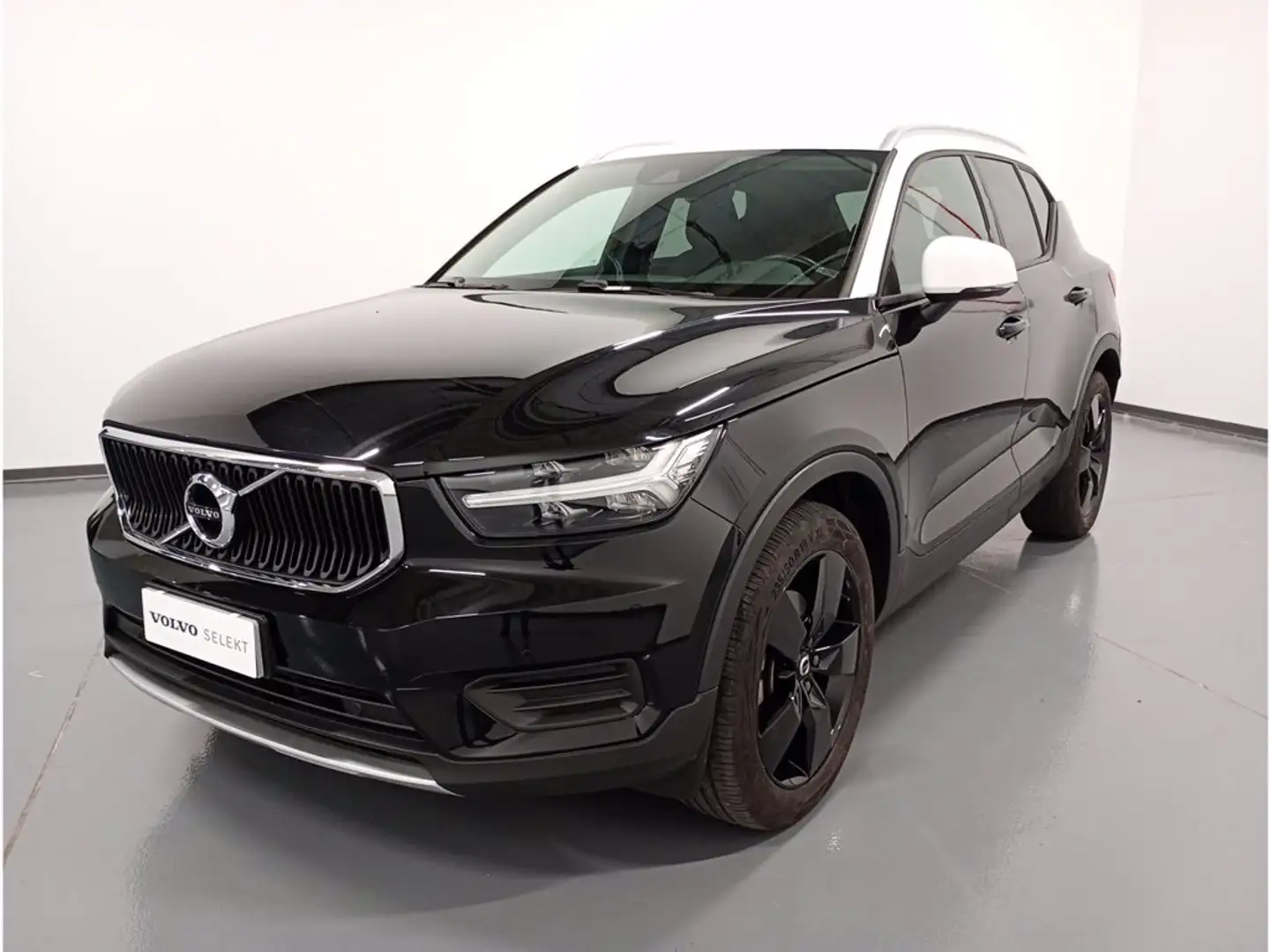Volvo XC40 T4 Geartronic Momentum Noir - 1