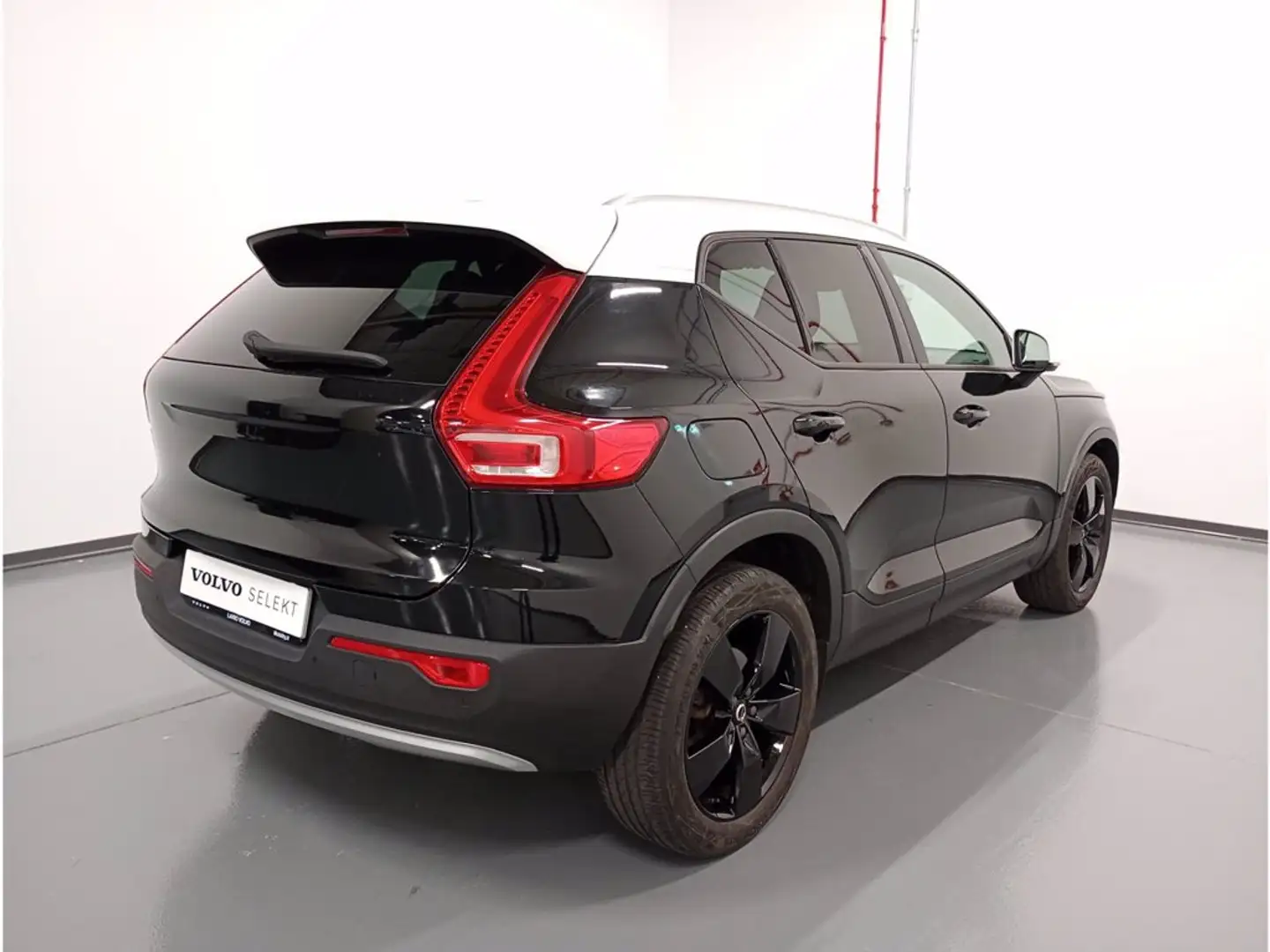 Volvo XC40 T4 Geartronic Momentum Noir - 2
