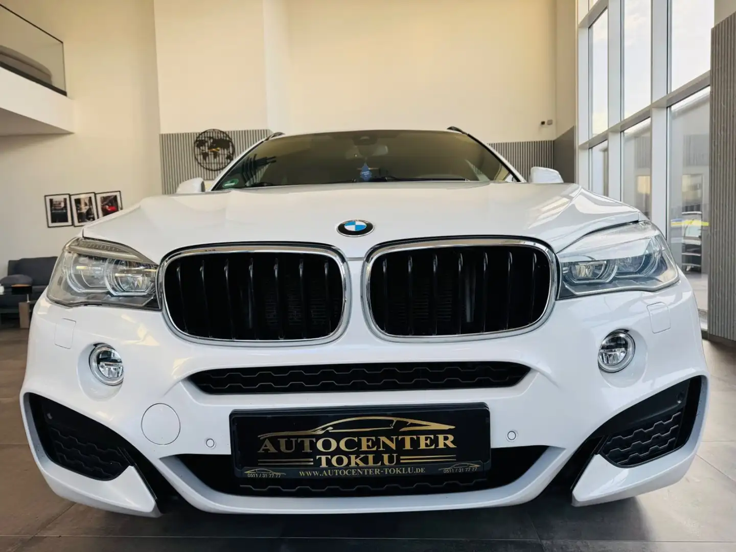 BMW X6 xDrive 30d M HUD Harman Kardon AHK Blanc - 2