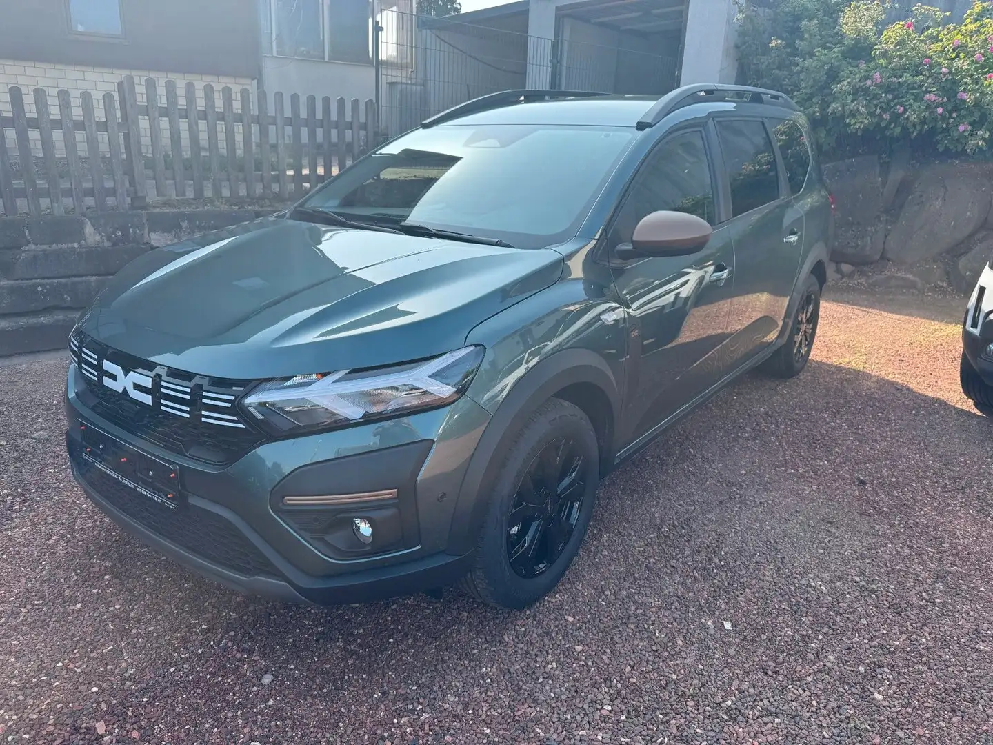 Dacia Jogger Extreme TCE 110 7-Sitzer Grün - 2