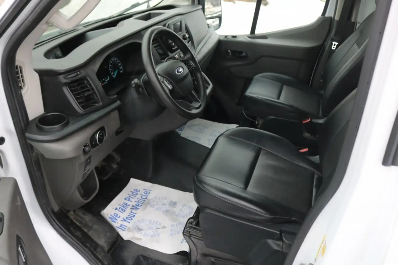 Ford Transit Cargo Van снимка Ford Transit Cargo Van