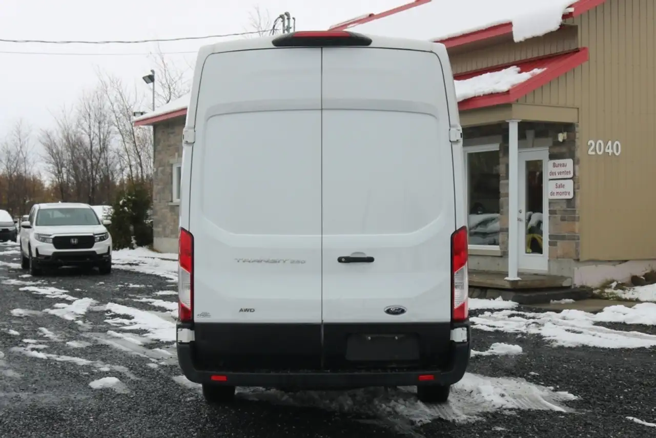 Ford Transit Cargo Van снимка Ford Transit Cargo Van