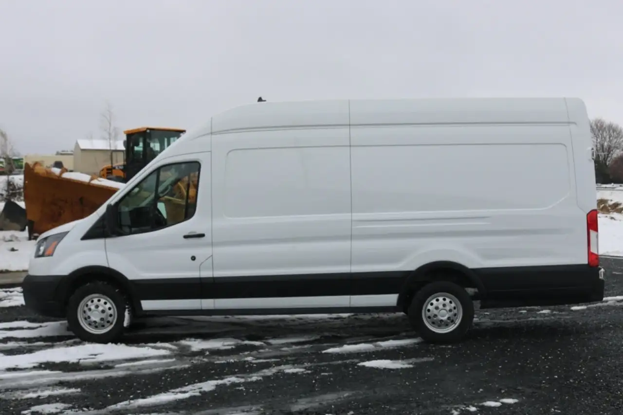 Ford Transit Cargo Van снимка Ford Transit Cargo Van