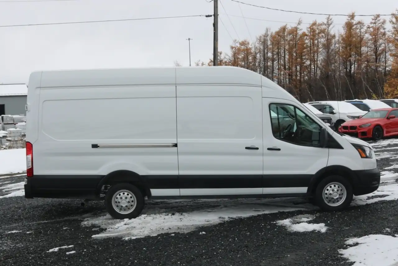 Ford Transit Cargo Van снимка Ford Transit Cargo Van