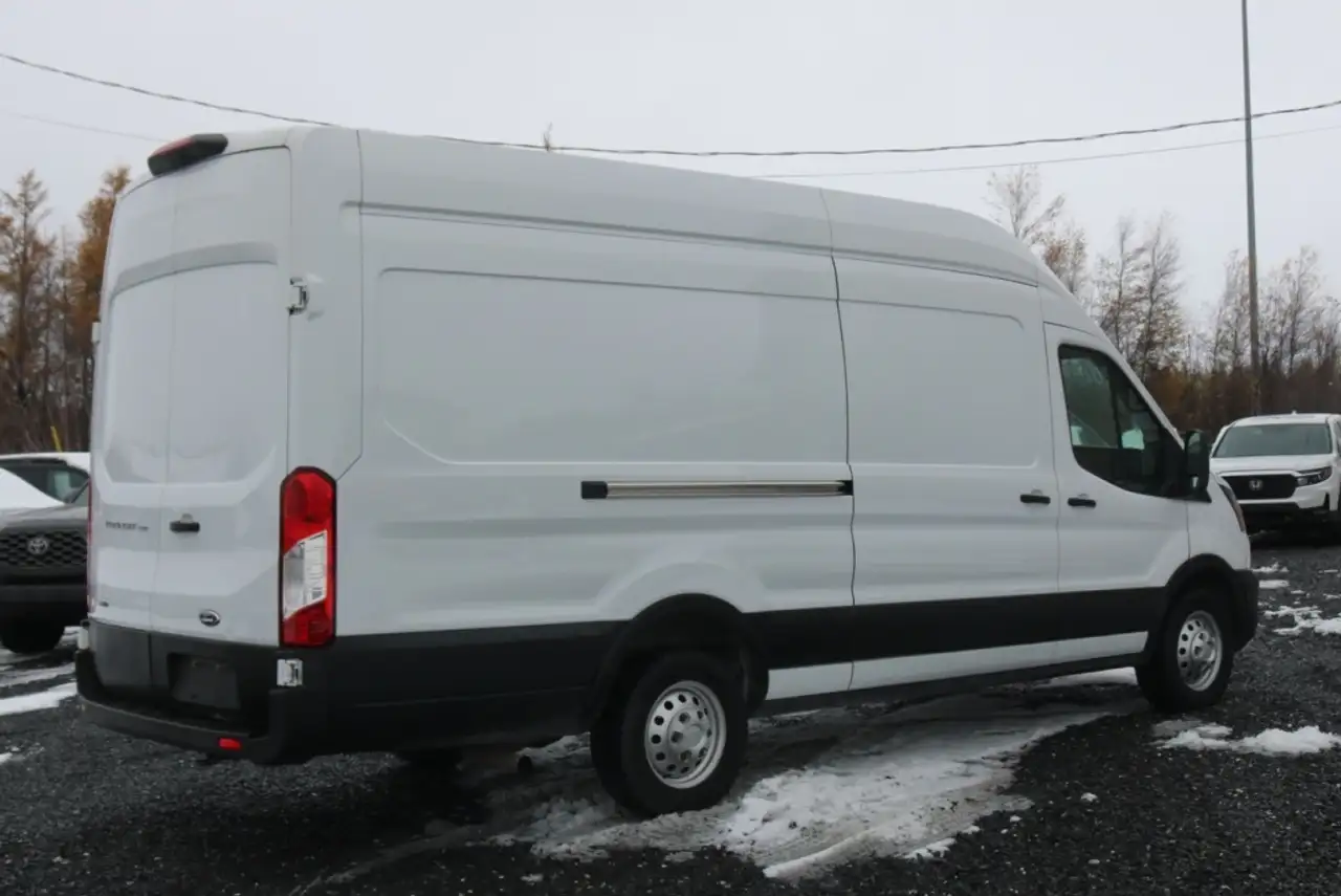 Ford Transit Cargo Van снимка Ford Transit Cargo Van