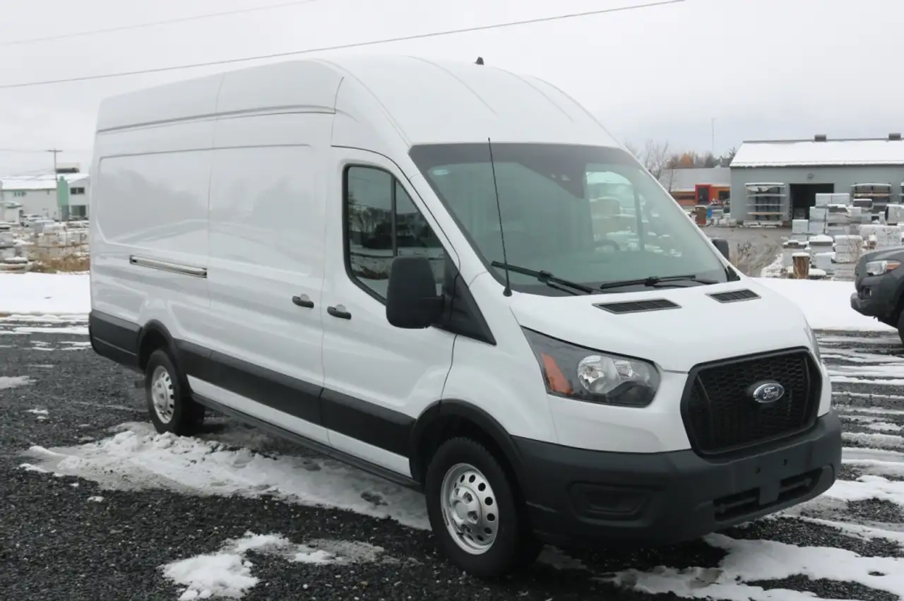 Ford Transit Cargo Van снимка Ford Transit Cargo Van
