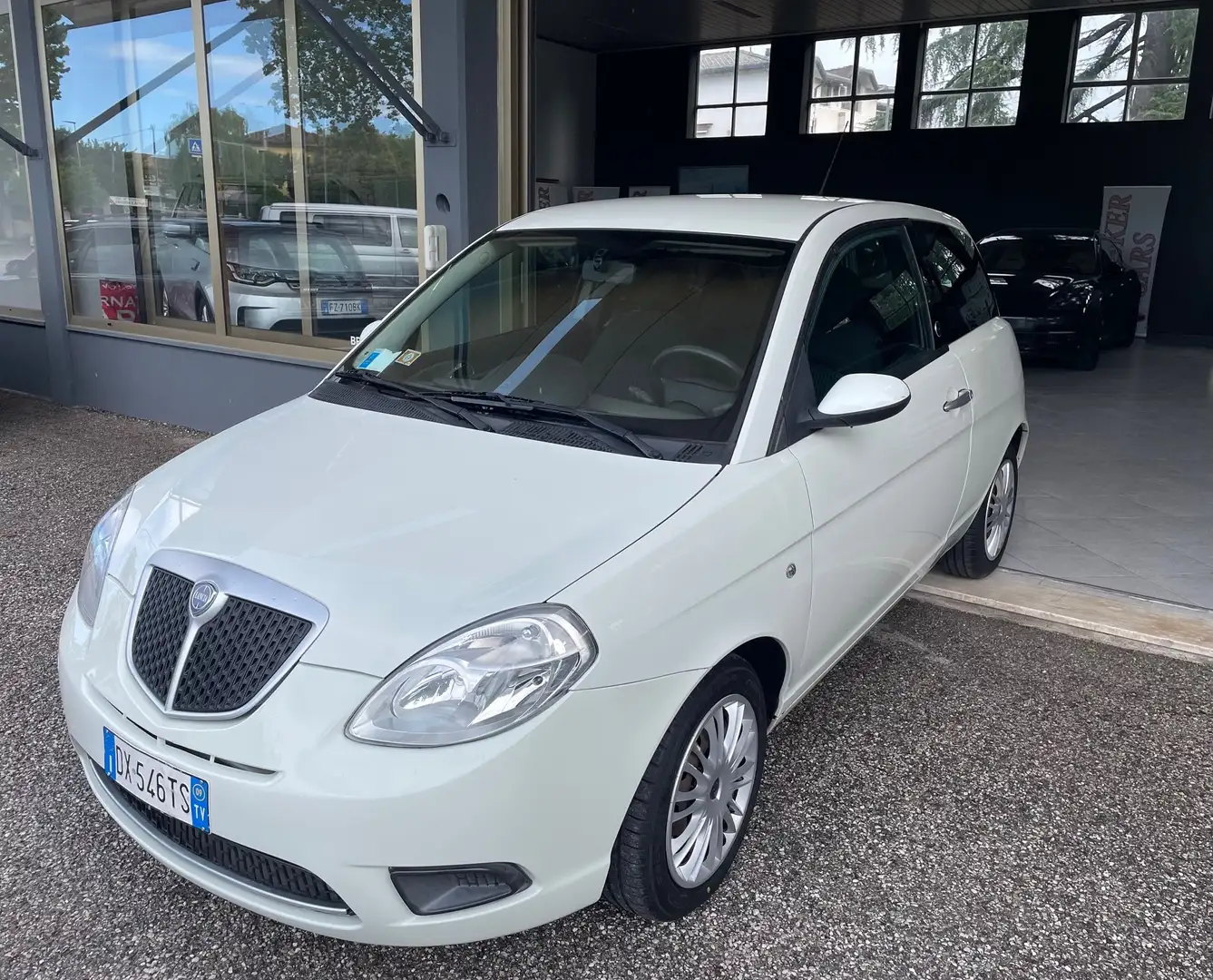 Lancia Ypsilon Ypsilon 1.4 8v Platinum Ecochic GPL Bianco - 1