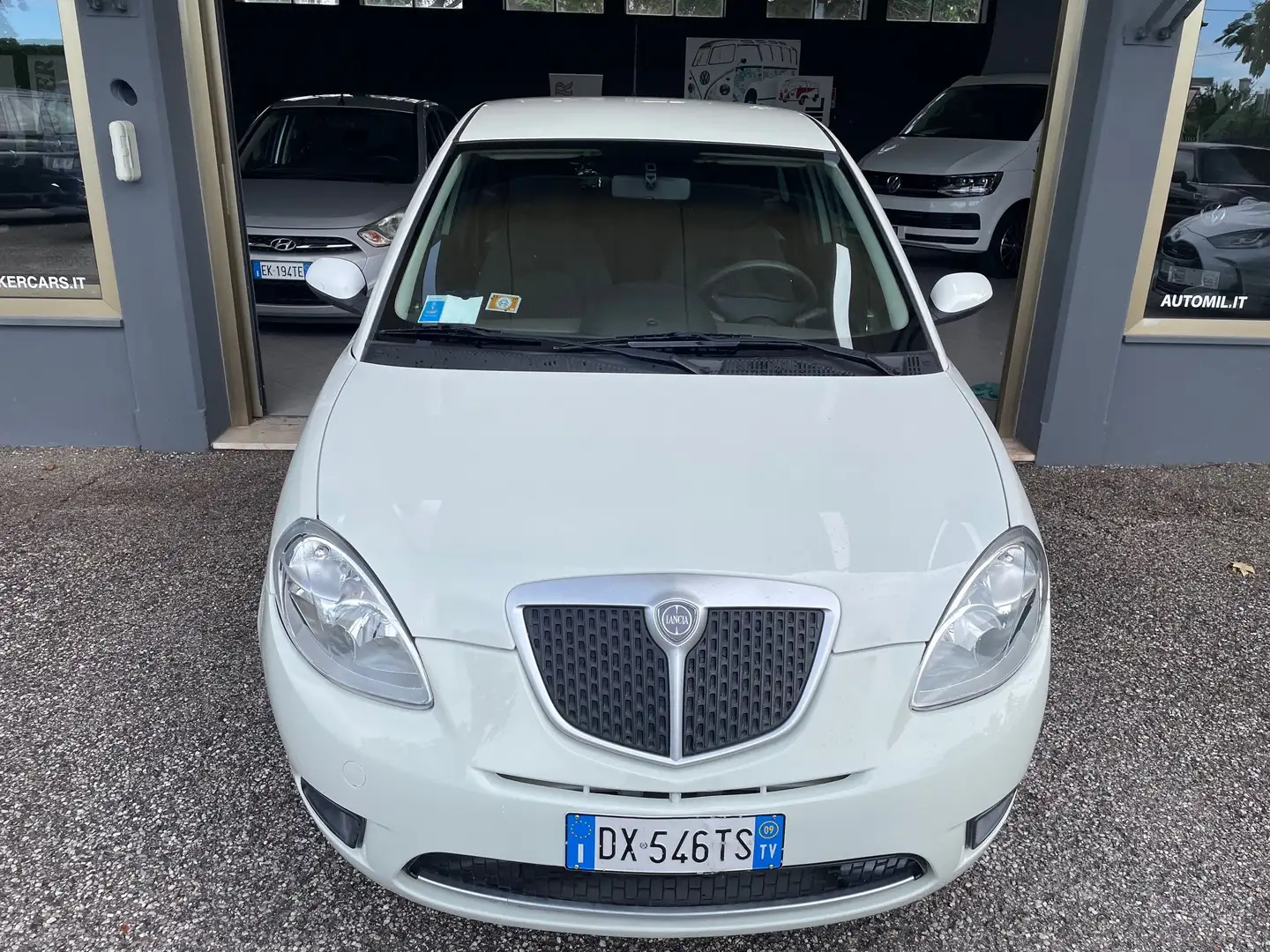 Lancia Ypsilon Ypsilon 1.4 8v Platinum Ecochic GPL Bianco - 2