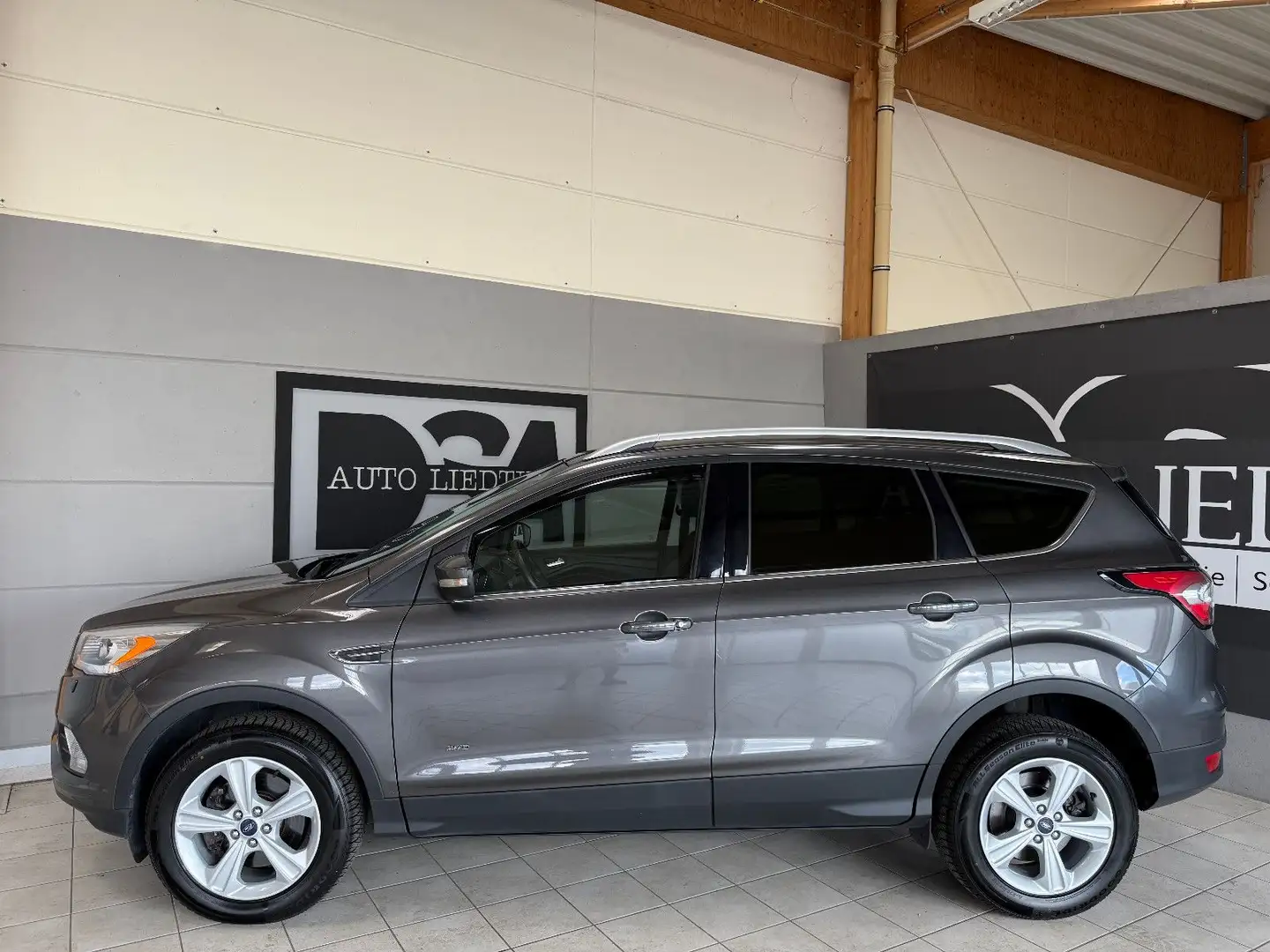 Ford Kuga Business Edition AWD/Automatik/Navi/Sitzhz. Grau - 2