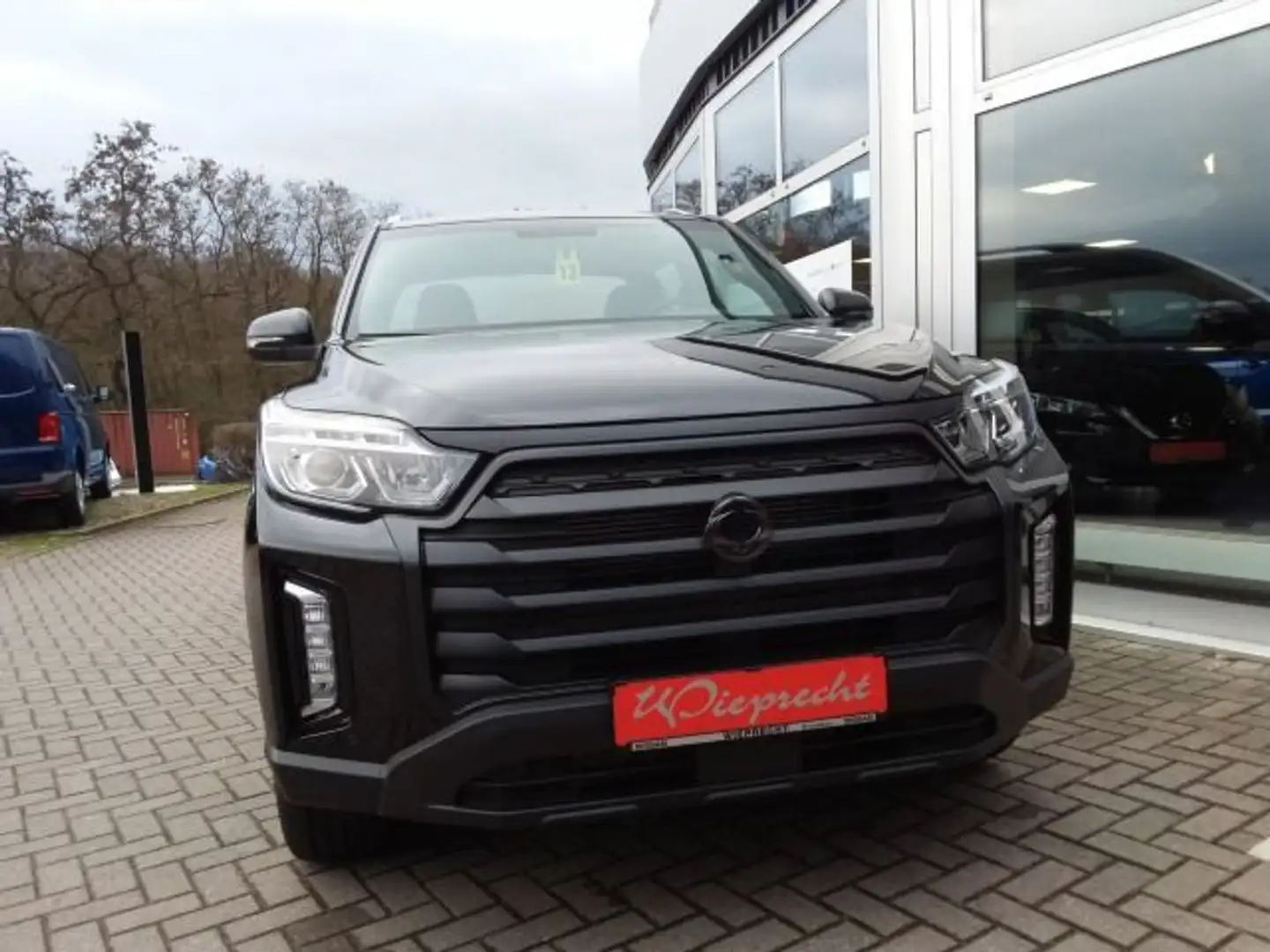 SsangYong Musso Musso Grand Blackline 4WD Fekete - 2