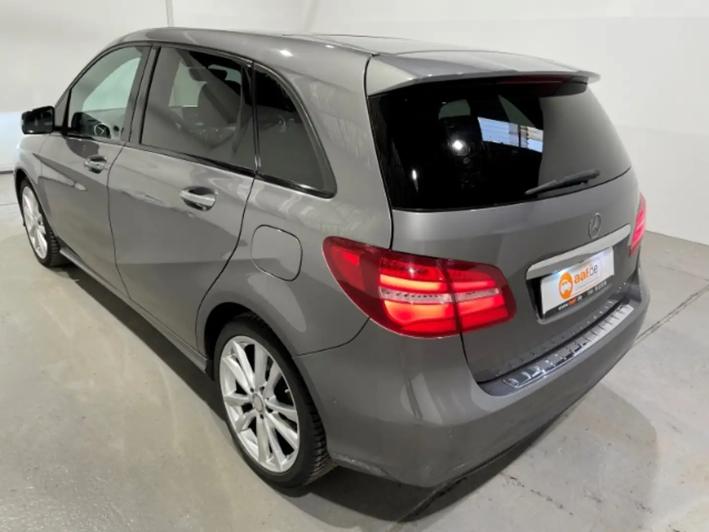 Mercedes-Benz B 180 CDI Style Automatik EU6 LED Navi Pano Grey - 2